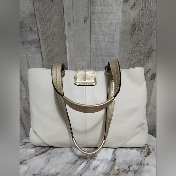 🌷Vintage Coach Purse Soho East West Cream White Leather with Gold Handles 🌸 - Picture 6 of 11